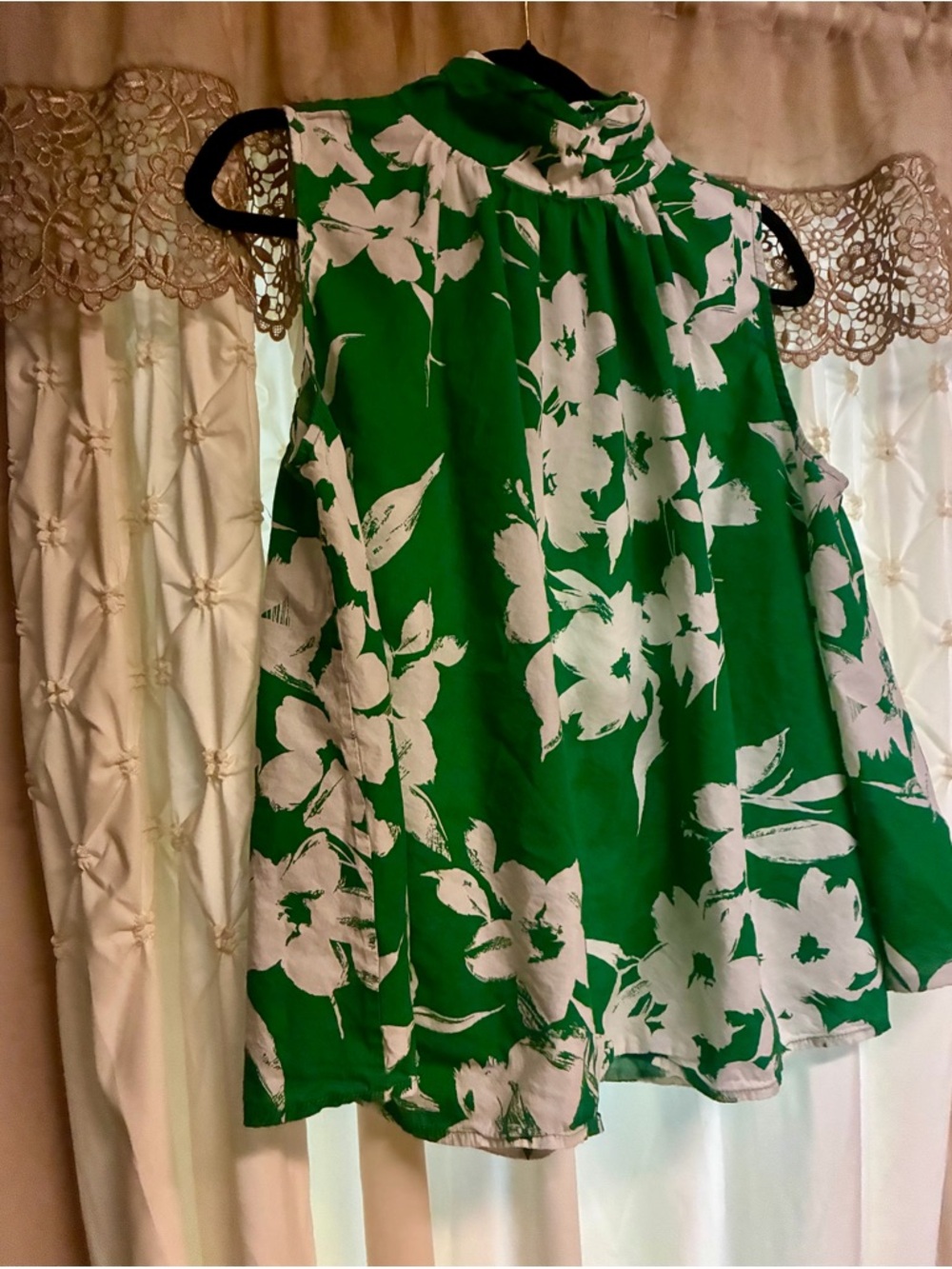Lands' End Green and White Floral Mock Neck Sleeveless Top - Picture 2 of 6